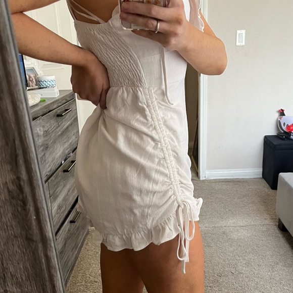 🦋HOST PICK 🦋NWT WHITE LINEN PLAYSUIT 🤍 - Picture 4 of 12